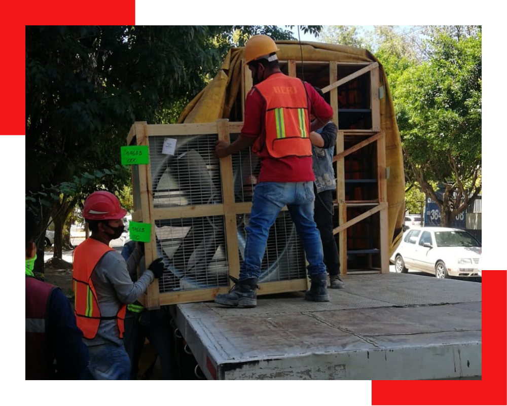 Equipo de Autotransporte CV brindando servicios de carga.